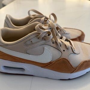 Nike Air Women’s  Sneakers in Cream and Tan